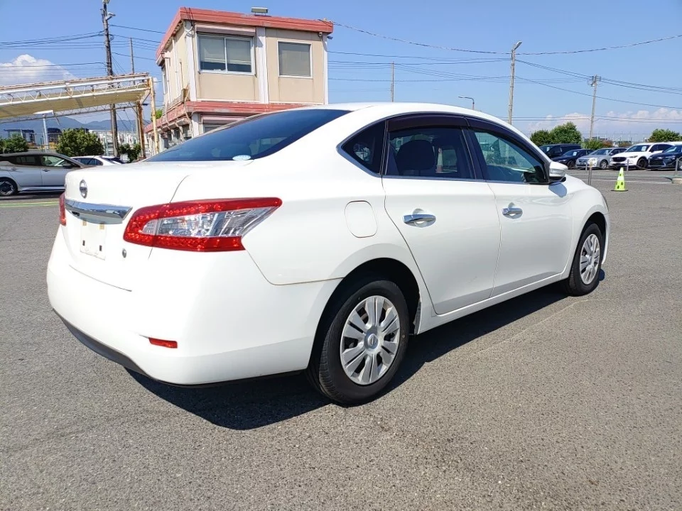 Nissan BLUEBIRD SYLPHY TB17 2018